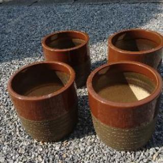 火鉢の茶色