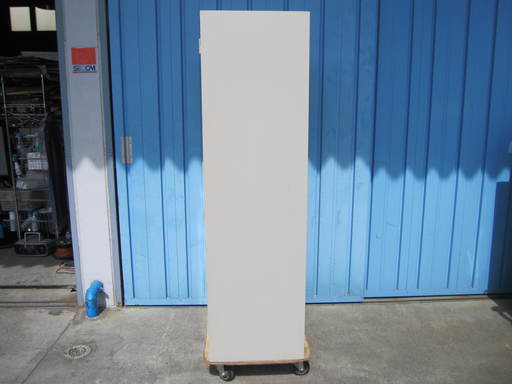 8人用ロッカー 1ヶ所サビあり 東洋事務器製 LK-8 ワードローブ