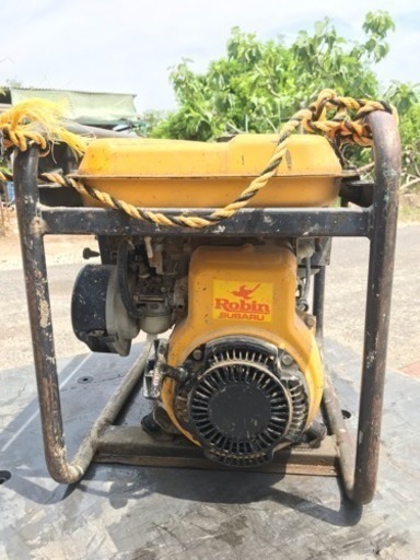 SUBARU スバル エンジン 発電機 60Hz 単相 AC100V SGR2300 2.3kva 動作品 エンジン一発かかります 管理番号52602