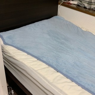 セミダブルベッド