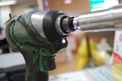 日立 コードレスインパクトドライバ WH14DBAL 14.4V グリーン系 バッテリー2個 ケース付き HITACHI ☆ PayPay(ペイペイ)決済可能 ☆ 札幌市 清田区 平岡