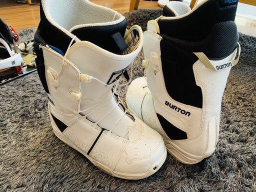【中古】スノーボード146cm 一式セット バートンBURTON ビンディング ブーツ グローブ ウェア　格安で譲ります