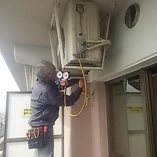 エアコン取り付け取り外し作業 − 佐賀県