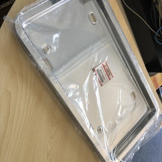 新品！ナンバープレートフレーム　大型用の画像
