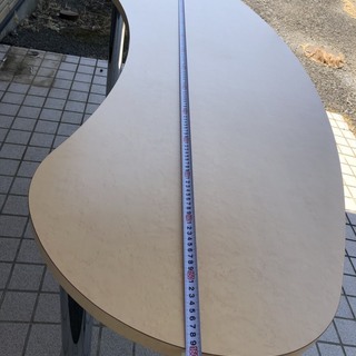 オシャレなテーブル　机の画像