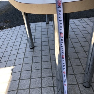 オシャレなテーブル　机の画像