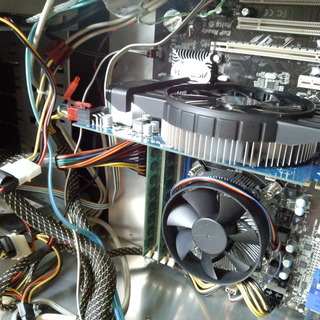 自作デスクトップパソコン Windows10 XEON X3430 メモリ4GB GTX550Ti SSD80GB HDD500GBの画像