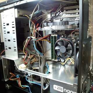 自作デスクトップパソコン Windows10 XEON X3430 メモリ4GB GTX550Ti SSD80GB HDD500GBの画像