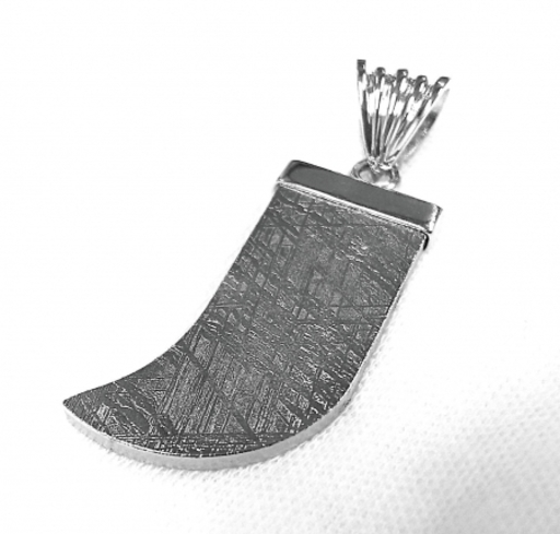 ナイフ型　ギベオン隕石ペンダント