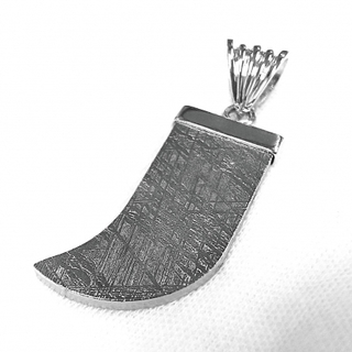 ナイフ型　ギベオン隕石ペンダント