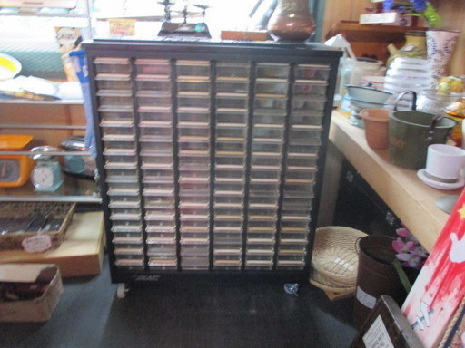 オリジナル 多目的小物入れ 引き出し96個・キャスター付き／釘入れ ネジ入れ ガレージにも・インテリア・収納