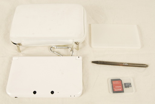 9337 Nintendo ニンテンドー 3DS LL 白 ホワイト アダプター SDカード付 ソフト1個 ラブプラス ソフトケース付 16GB SANDISK　アントレ