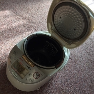 【ジャンク】タイガー１リットル炊き　IH炊飯器 JKC-F100 の画像