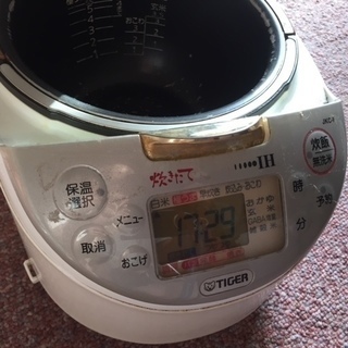 【ジャンク】タイガー１リットル炊き　IH炊飯器 JKC-F100 の画像