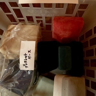 無料 0円 アクセサリーケース ブローチ イヤリング ピアス カフス ボールペン ネックレス コイン ケースなどいろいろ多数ありの画像