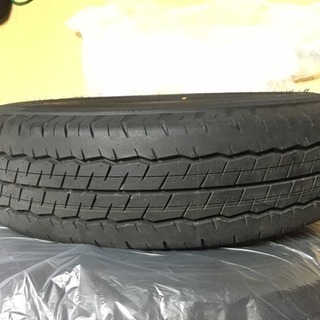 ハイエースノーマルタイヤ の画像