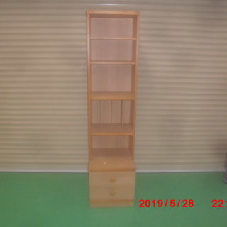 もらって下さい。古い本棚　引き出し付き！