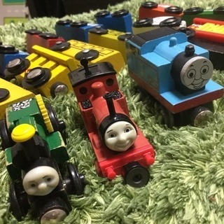 相談中  木製トーマス・電車・車セット