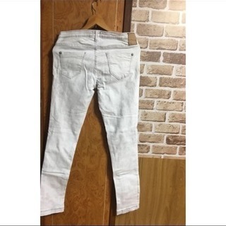 Bershkaジーパンの画像