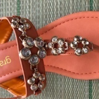 【新品】ビジューサンダルの画像