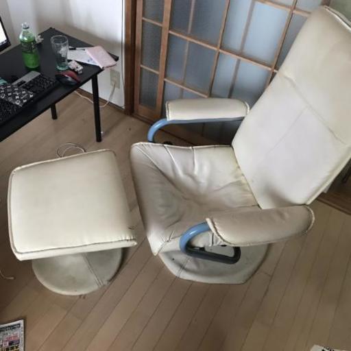 足置き付きリクライニングチェア