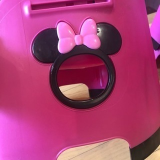 日本製ディズニー食事テーブルチェアーの画像