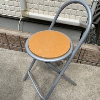 折りたたみ式高めのスツール☆