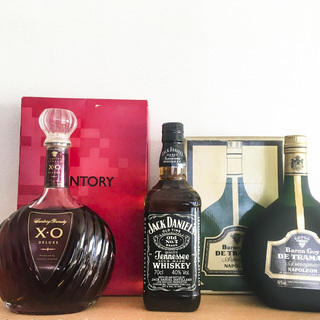 ブランデー、ウイスキー 700ml（度数40％） x３本セット