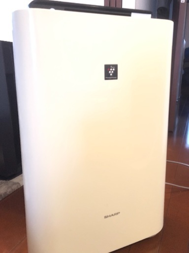 シャープ 空気清浄機 KC-D70-W