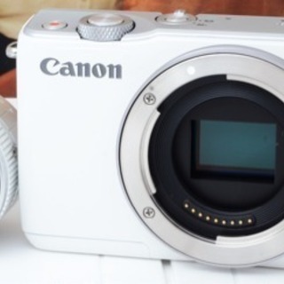 ○新品レンズ○WIFI内蔵○1800万画素○ホワイト○キャノン EOS M10