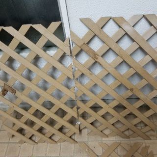 樹脂製ラティスフェンス中古