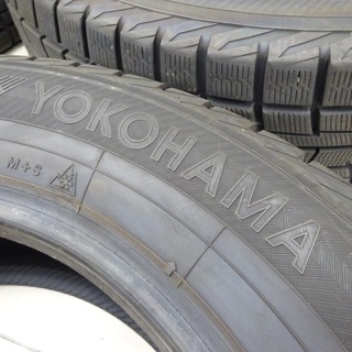 00033 スタッドレスタイヤ 215/60R16 YOKOHAMA ice GUARD iG30 ４本の画像