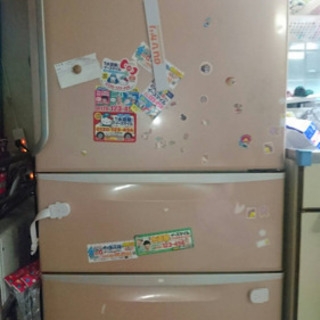 ピンク冷蔵庫