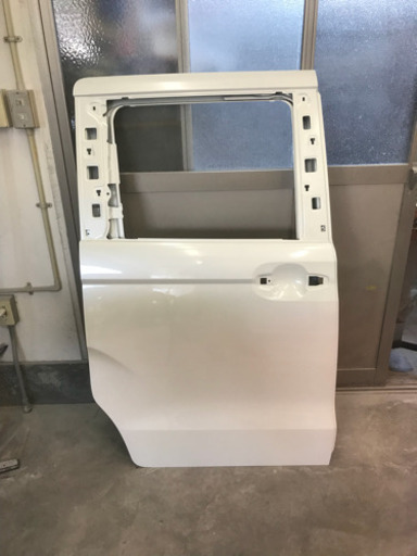 中古パーツ NBOX右リアドア