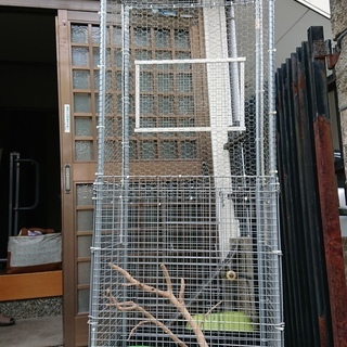 リスやフェレットや鳥などのかご