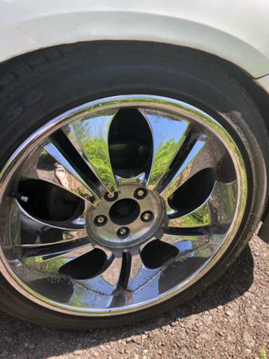 タイヤ（ホイール)