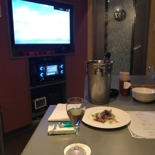 今日、カラオケと食事 1名募集