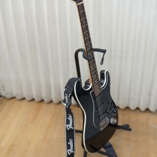 FENDER JAPAN ﾌｪﾝﾀﾞｰ  ｼﾞｬﾊﾟﾝ  ｴｱﾛﾀﾞｲﾝ ｽﾄﾗﾄｷｬｽﾀｰ ｽﾄﾗｯﾌﾟ ｿﾌﾄｹｰｽ付き ｴﾚｷｷﾞﾀｰの画像