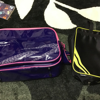 スポーツバッグ 靴入れ