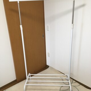 ハンガーラック譲ります。