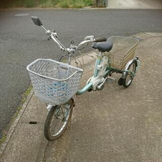ブリジストン社 電動三輪自転車の画像