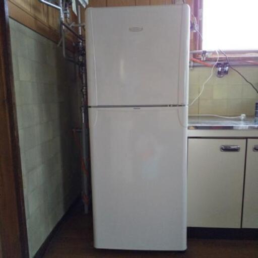 東芝2ドア冷蔵庫(137L)