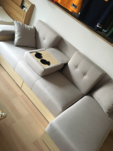 カウチソファ 肘掛棚・ドリンクホルダー付き