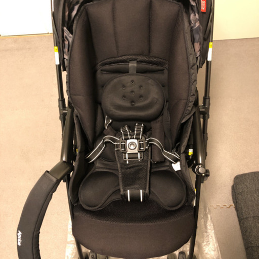 更にお値下げ★アップリカ ベビーカー ラクーナBK  5.3kg