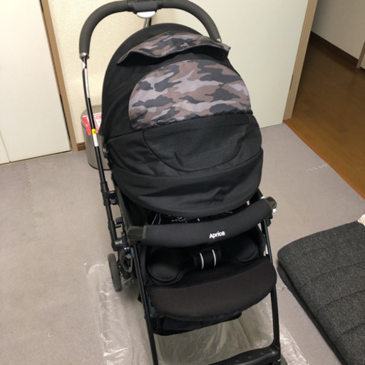 更にお値下げ★アップリカ ベビーカー ラクーナBK  5.3kg