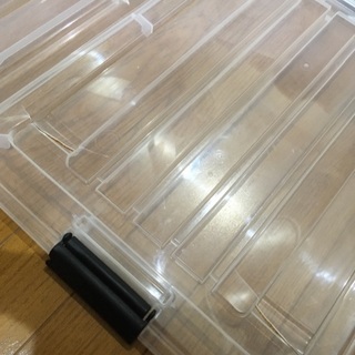 差し上げます★衣装ケース・プラスチック収納ケース  小の画像