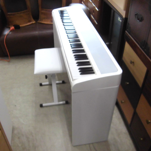 南12条店  値下げしました！KORG/コルグ 電子ピアノ B1 88鍵盤 ホワイト スタンド+イス+ヘッドホン+メンテナンスセット