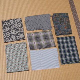 はぎれ（布・生地）のまとめ売り（緑色系）約1kgの画像
