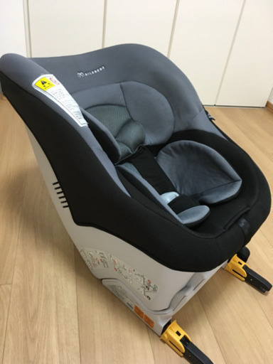 新生児から使えるチャイルドシート