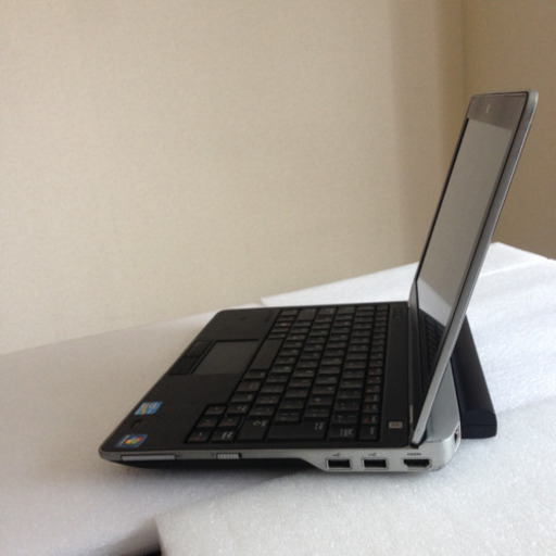 12 ハイスペックCorei7‼️人気ブラック高速メモリ4GBノートパソコン